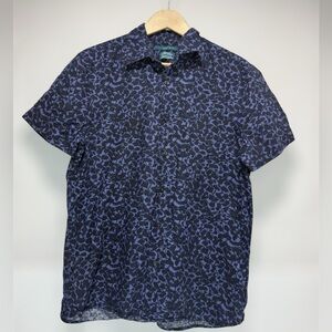 Perry Ellis Navy and Black Patterned button down collared short sleeve shirt